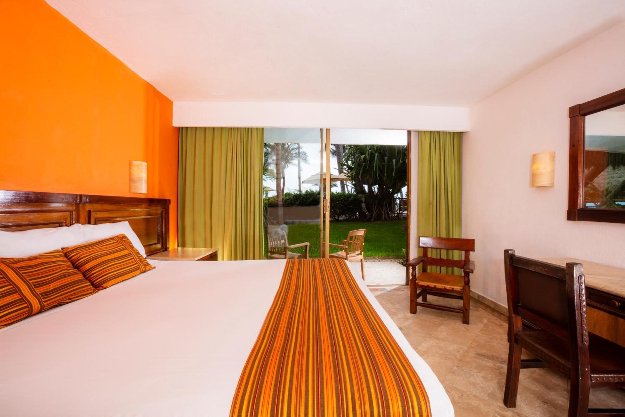 Las Palmas By The Sea All Inclusive Пуерто Валярта Екстериор снимка