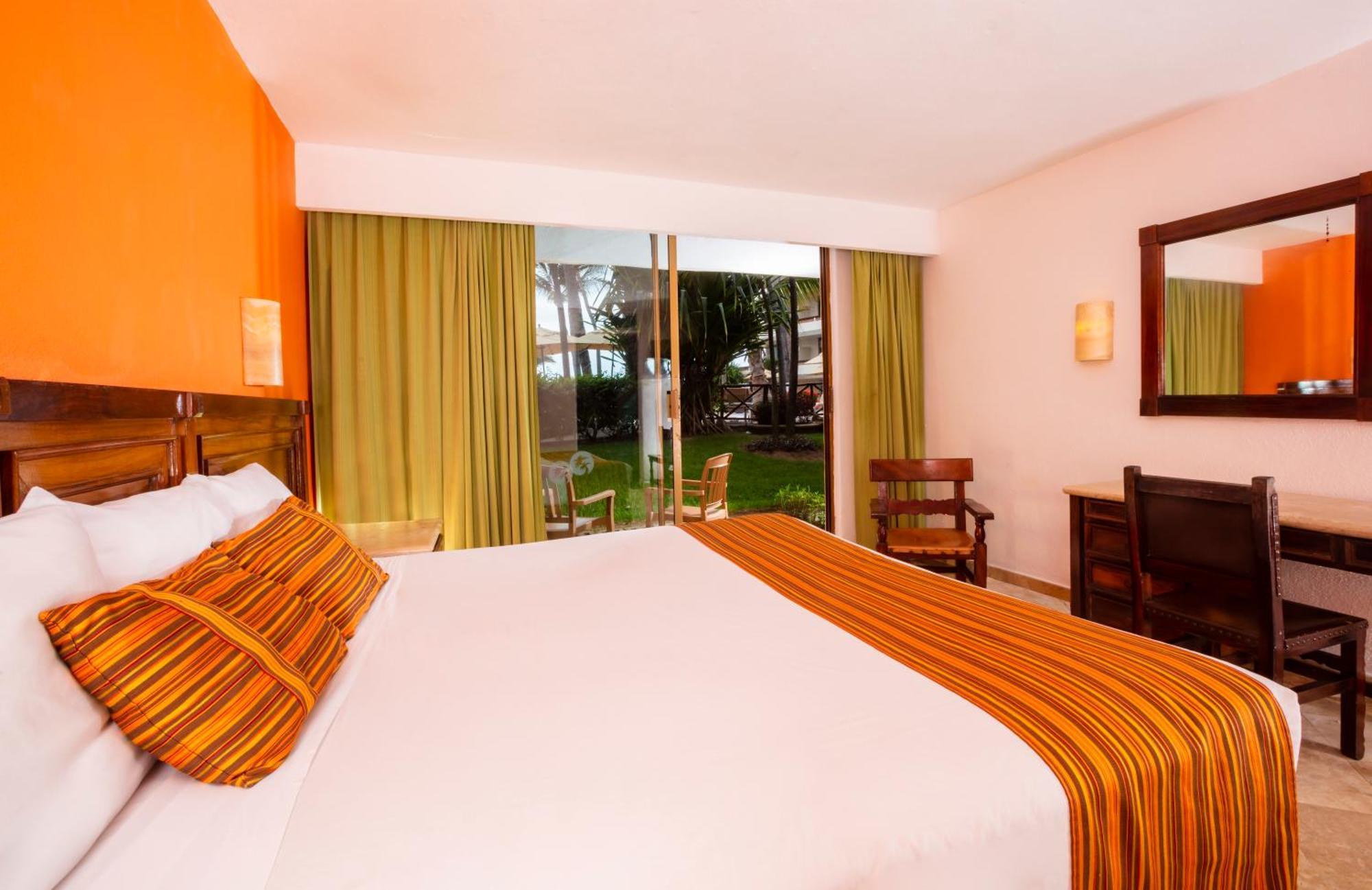 Las Palmas By The Sea All Inclusive Пуерто Валярта Екстериор снимка